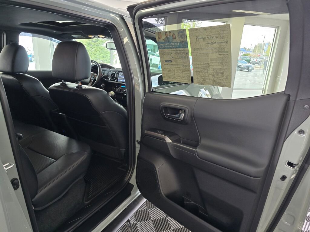 Used 2023 Toyota Tacoma TRD Off-Road w/ TRD Premium Off Road Package image 38