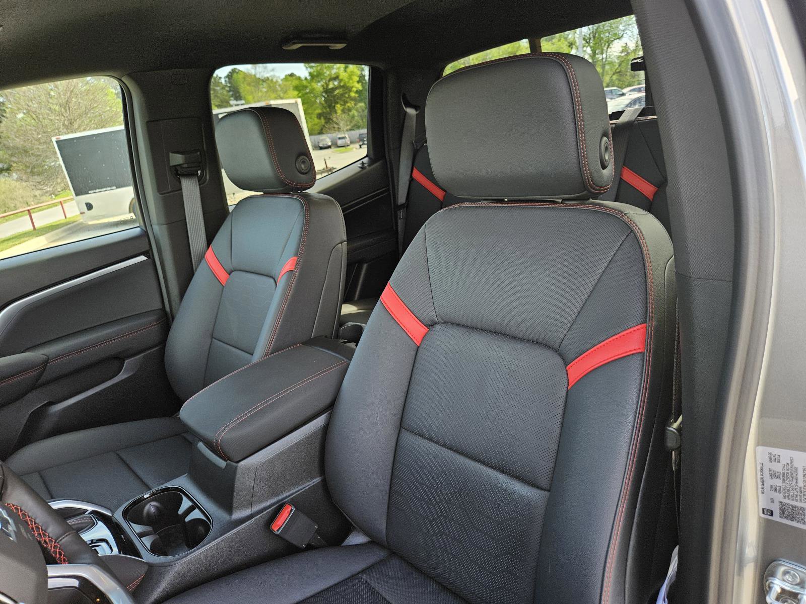 Used 2024 Chevrolet Colorado Z71 w/ Z71 Convenience Package 2 image 10