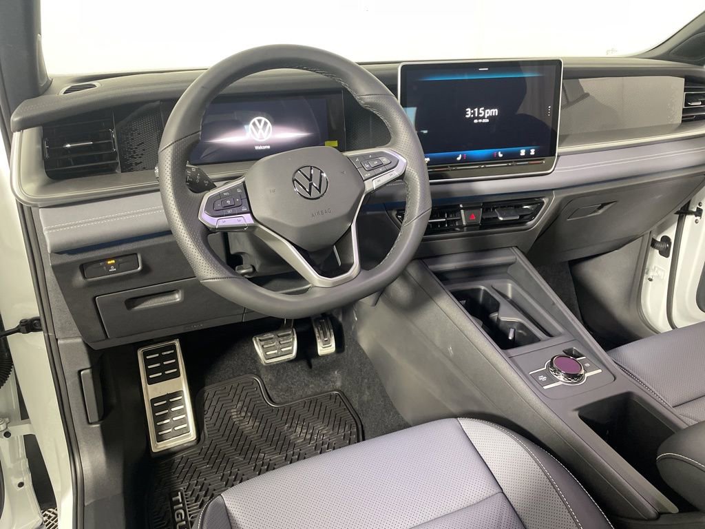 New 2026 Volkswagen Tiguan SE R-Line AWD/4WD image 8