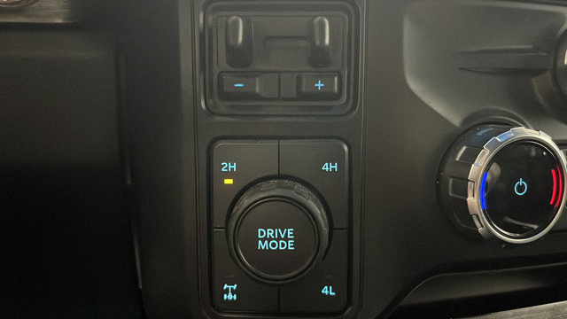 Used 2023 Ford F250 Lariat w/ Lariat Ultimate Package AWD/4WD image 30