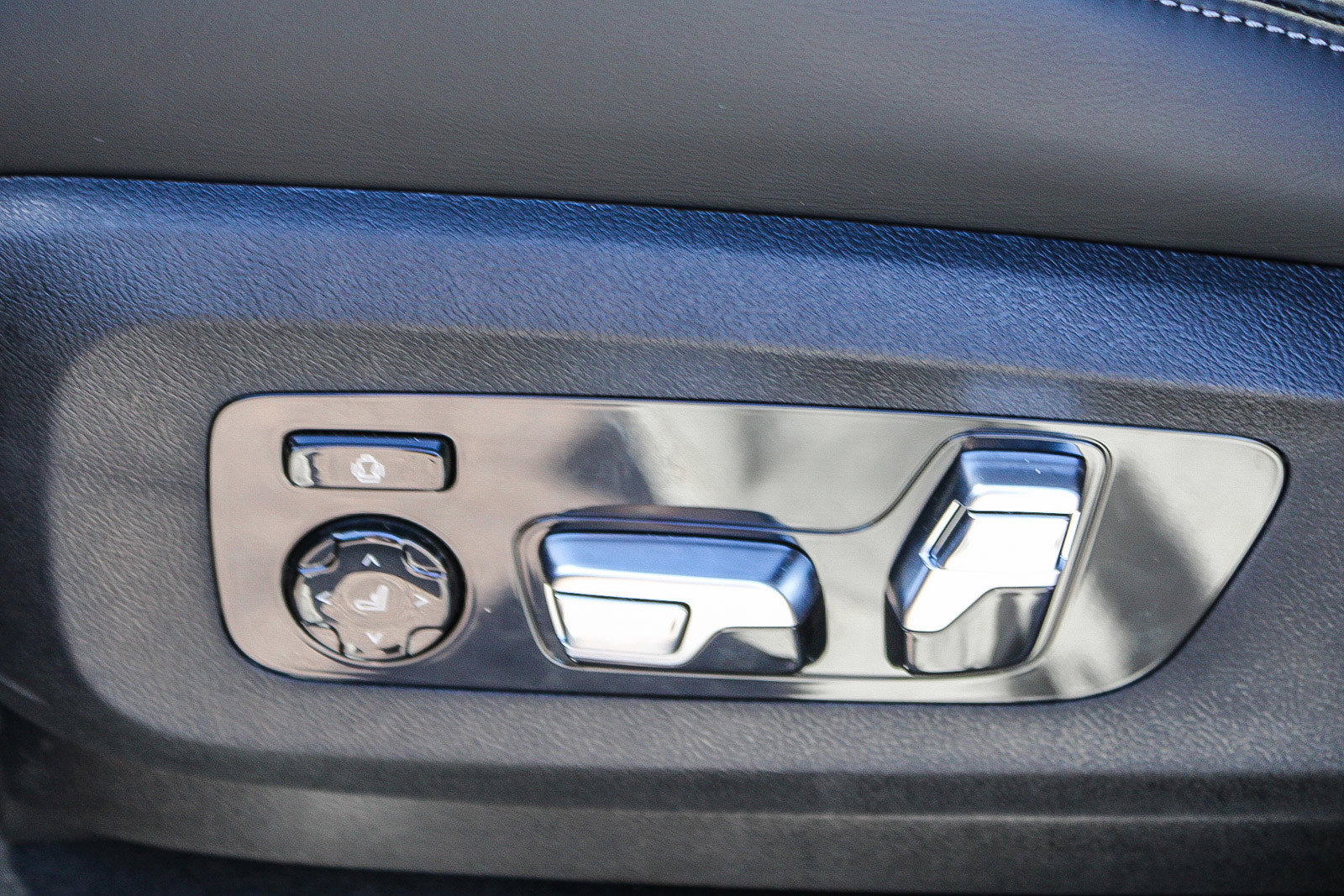 New 2026 BMW X5 M Competition w/ Executive Package image 21