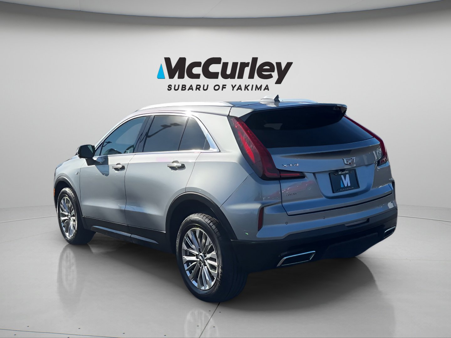 Used 2025 Cadillac XT4 Premium Luxury image 6