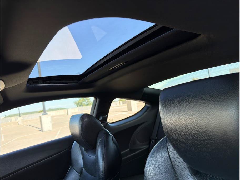 Used 2015 Hyundai Genesis 3.8 RWD image 24