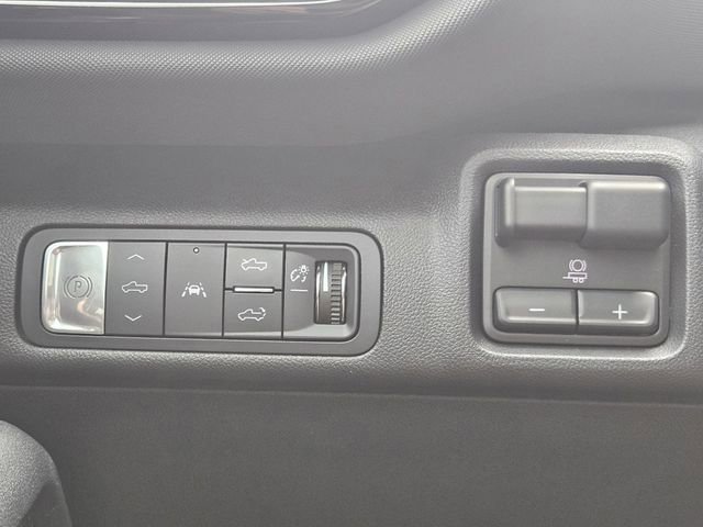 New 2024 Chevrolet Silverado EV RST image 19