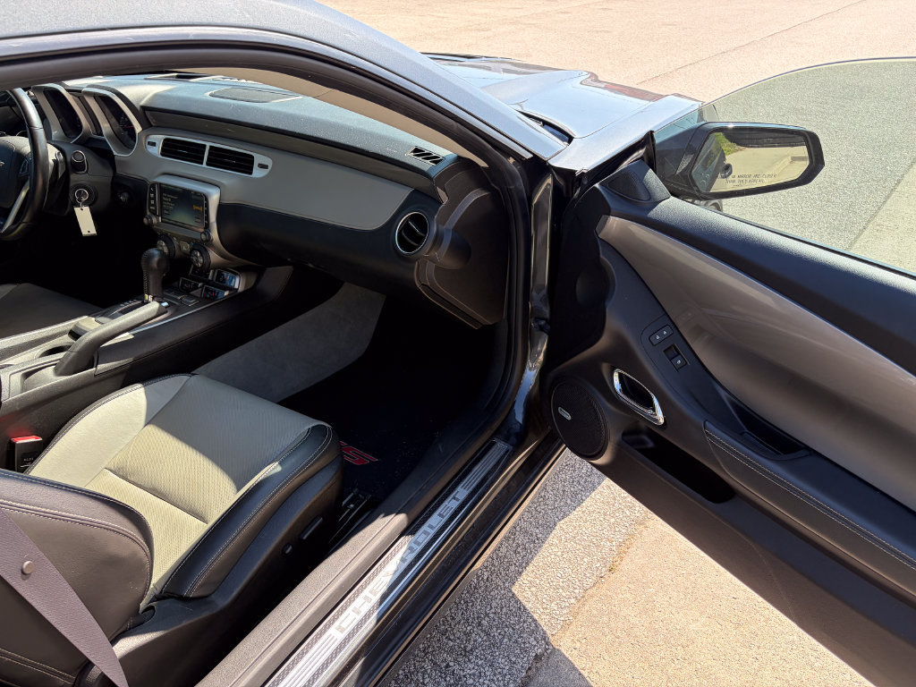 Used 2015 Chevrolet Camaro SS w/ RS Package RWD image 17