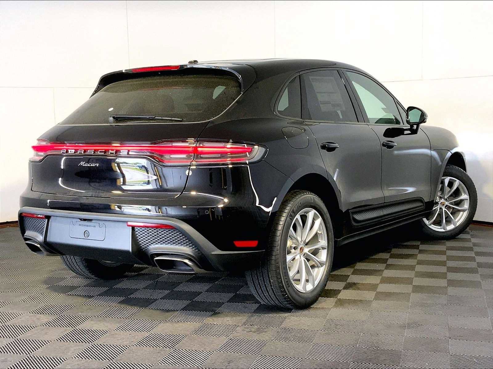 New 2025 Porsche Macan AWD/4WD image 7