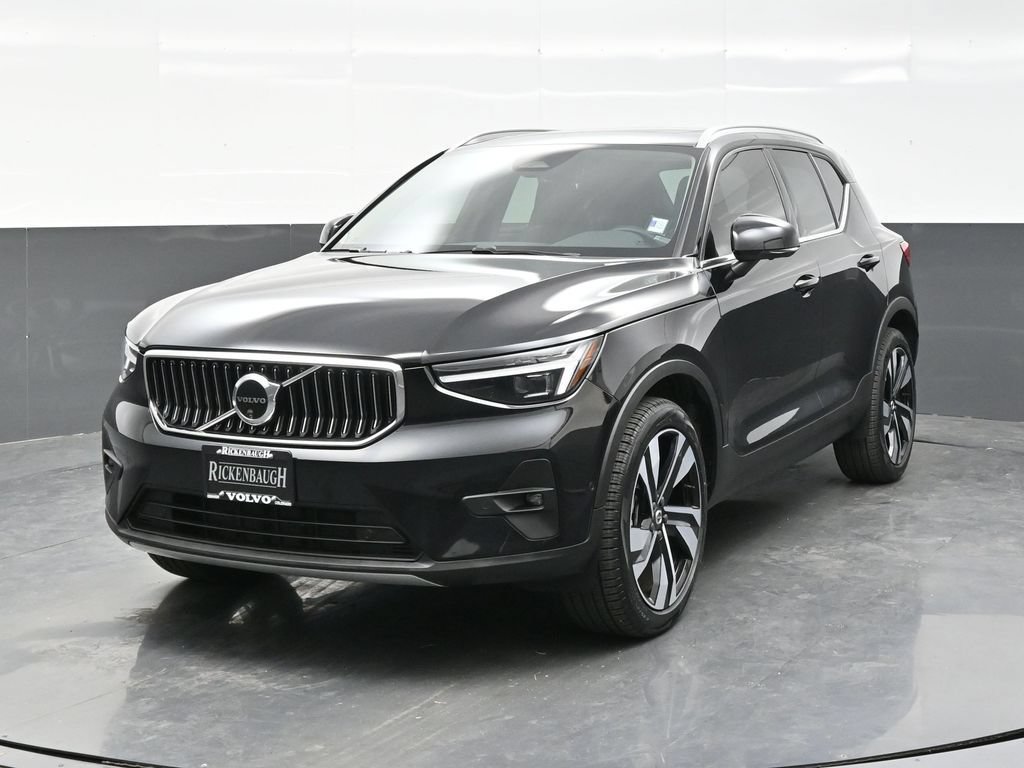 Used 2024 Volvo XC40 B5 Ultimate w/ Protection Package Premier AWD/4WD image 2