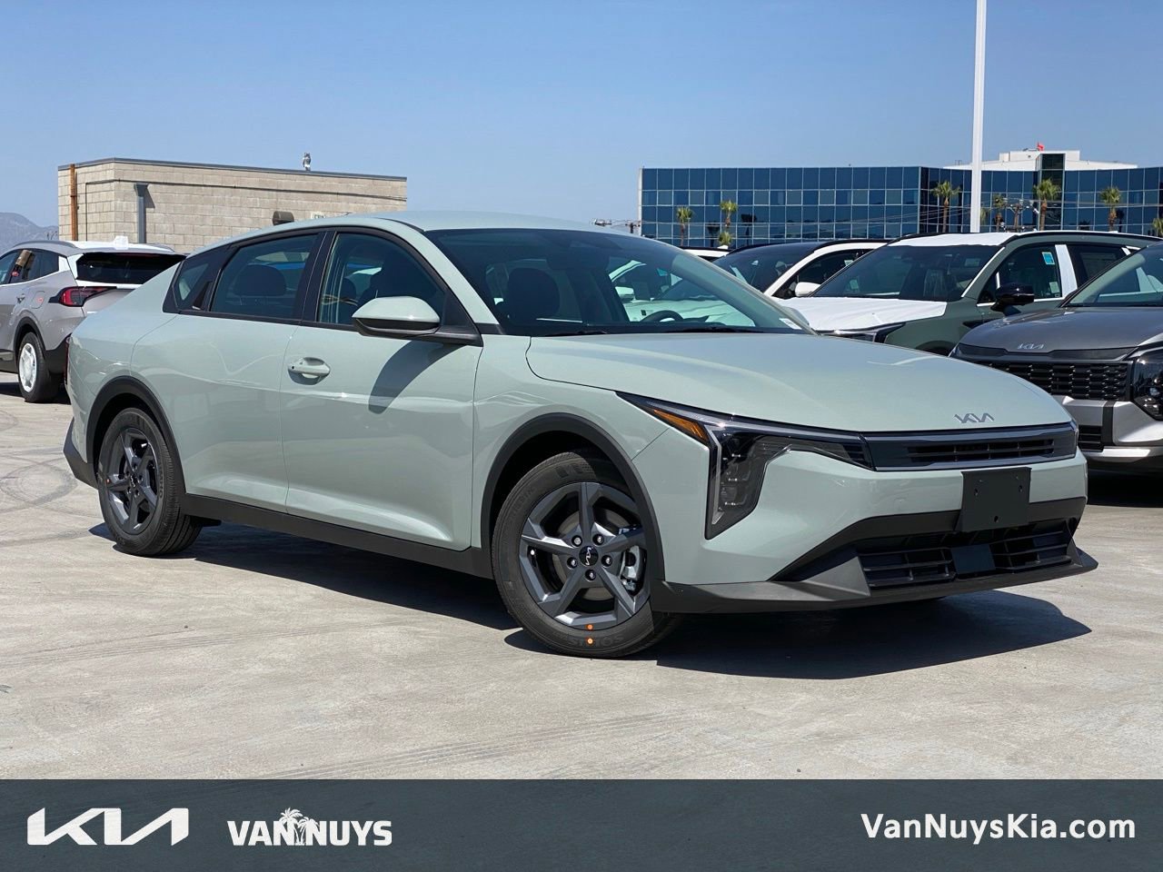 New 2026 Kia K4 LXS image 1