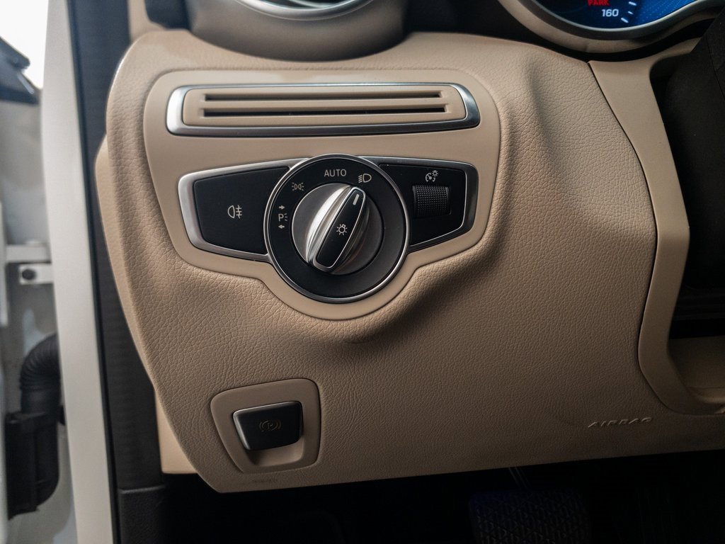 Used 2021 Mercedes-Benz C 300 Sedan image 25