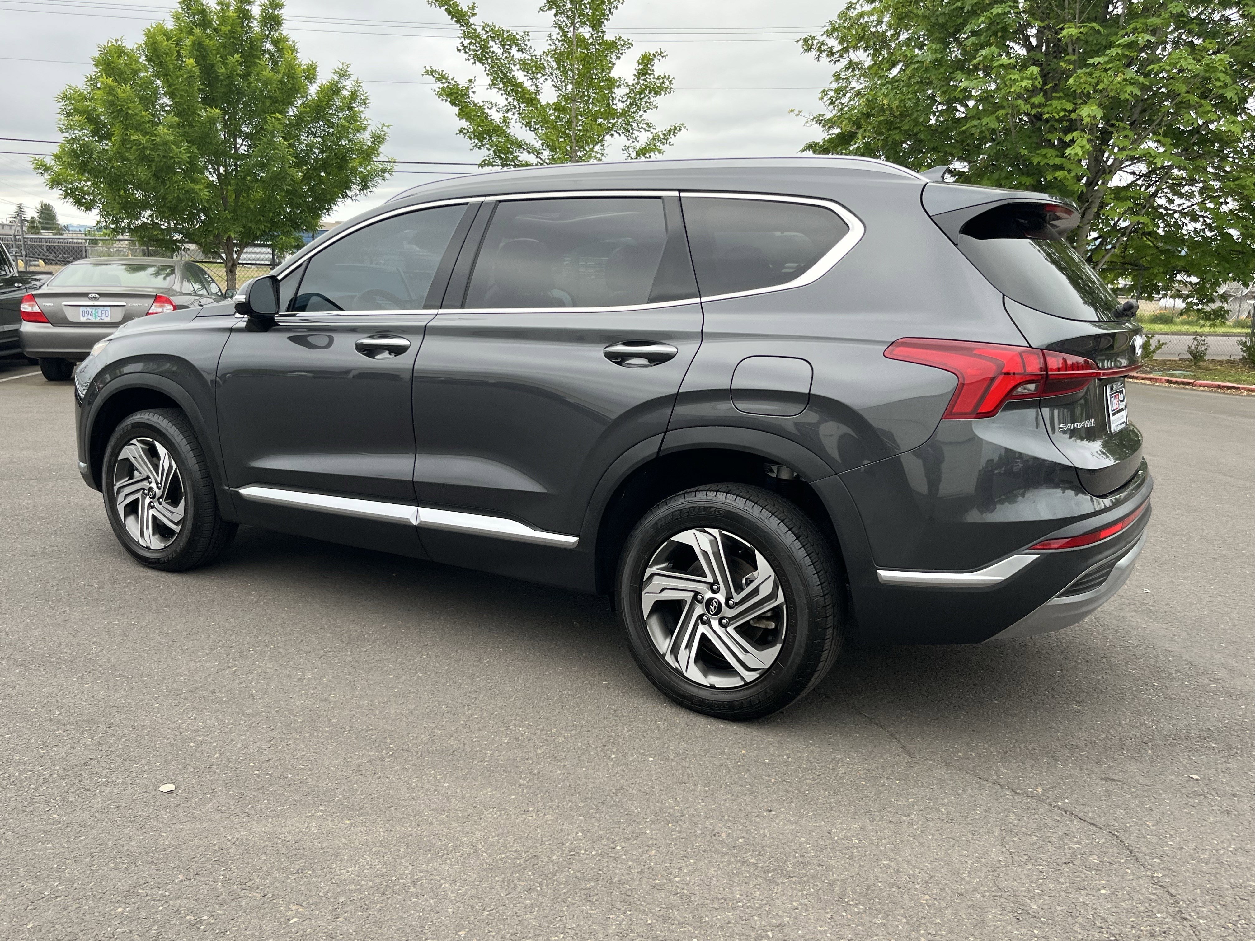 Used 2023 Hyundai Santa Fe SEL w/ Premium Package AWD/4WD image 3