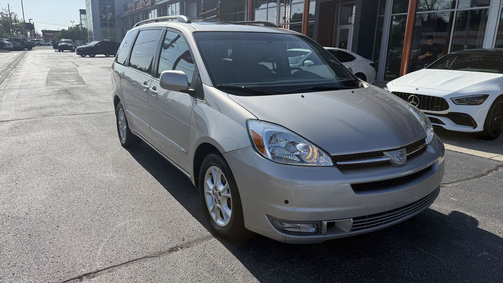Used 2004 Toyota Sienna XLE Limited FWD image 10