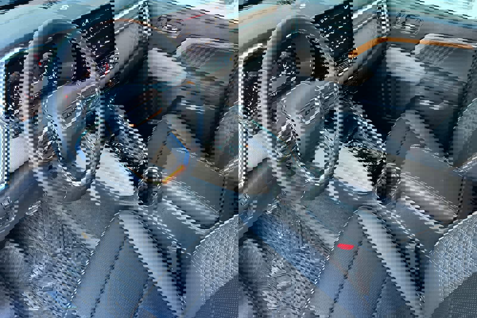 Used 2024 GMC Canyon Denali image 10