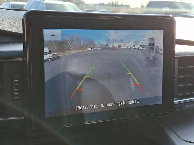 Used 2023 Ford Explorer XLT w/ Equipment Group 202A image 4