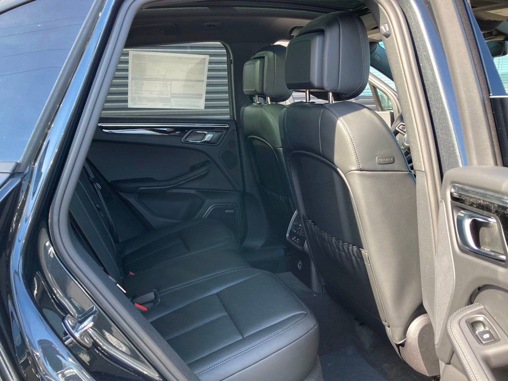 Certified 2025 Porsche Macan image 21