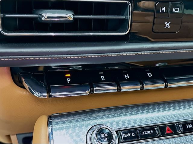 Used 2023 Lincoln Aviator Black Label w/ Dynamic Handling Package image 17