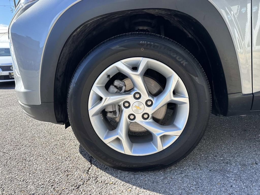 Certified 2024 Chevrolet Trax LS w/ LS Convenience Package image 5