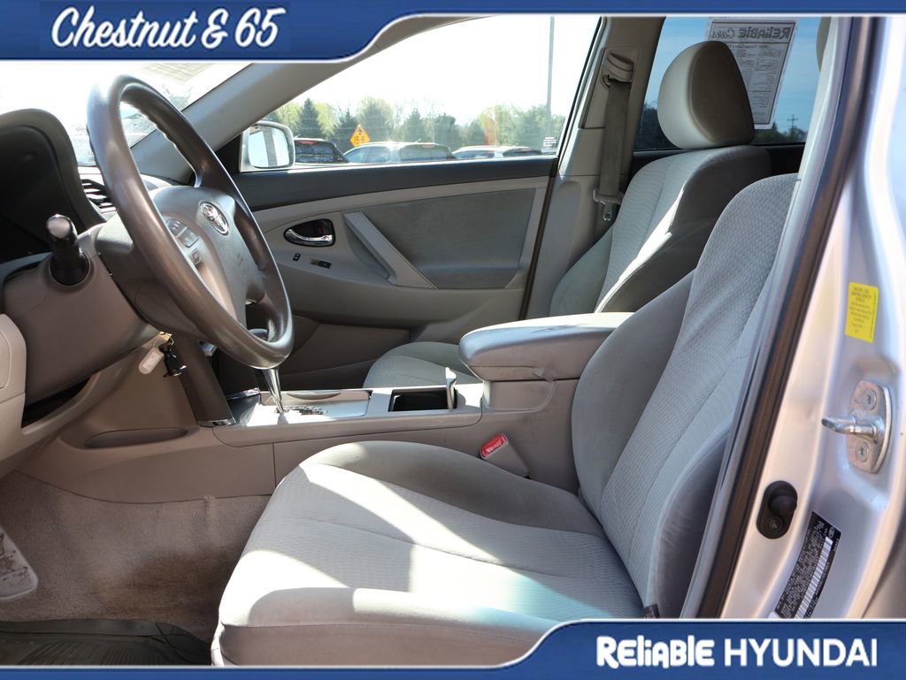 Used 2011 Toyota Camry LE image 23