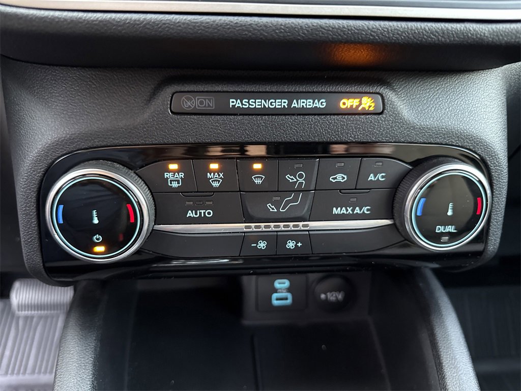 Used 2022 Ford Escape SE w/ SE Sport Appearance Package image 22