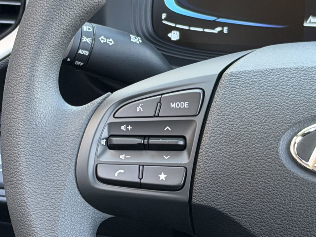New 2026 Hyundai Venue SE image 13