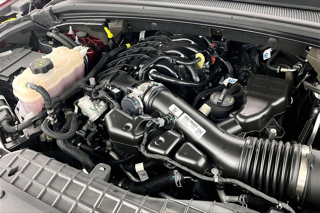 Used 2023 Jeep Grand Cherokee Limited w/ Black Appearance Package image 34