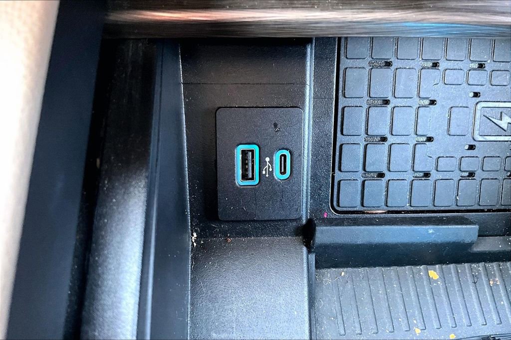 Used 2024 Ford Expedition Max Limited RWD image 16