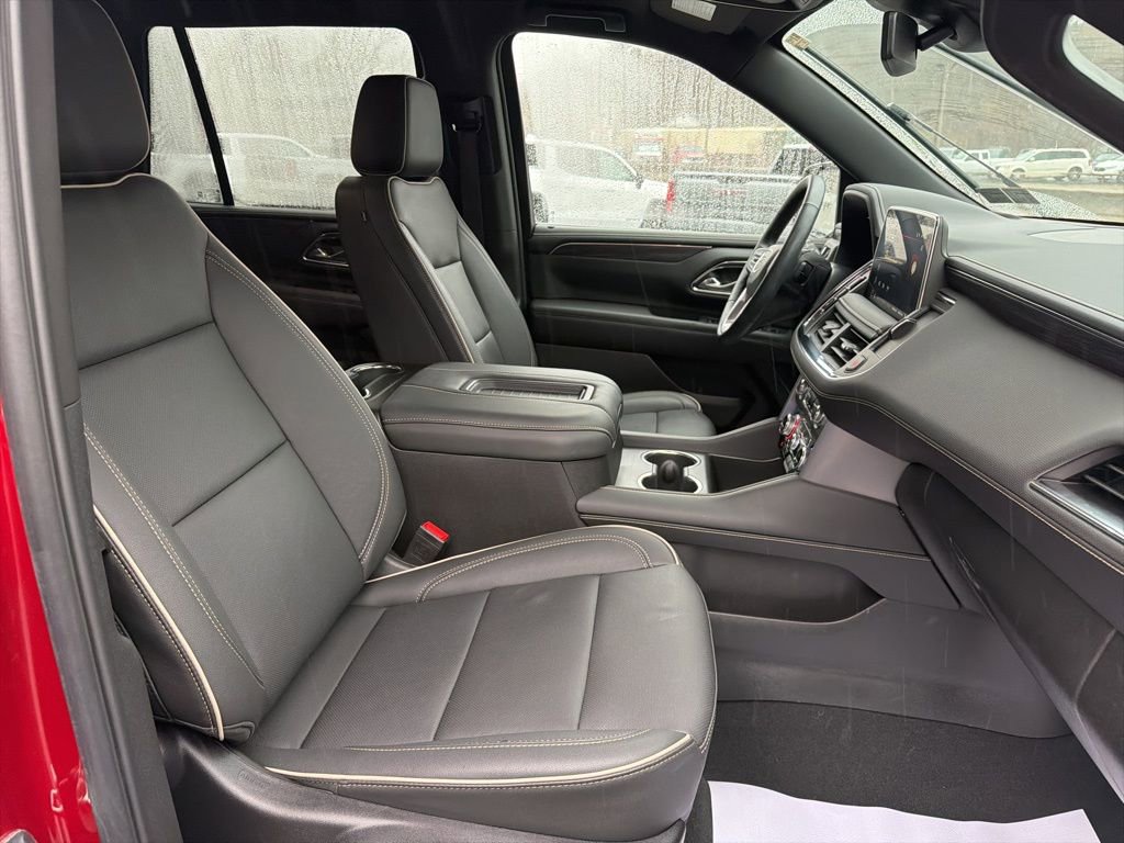 Used 2024 GMC Yukon SLT w/ SLT Luxury Package RWD image 29