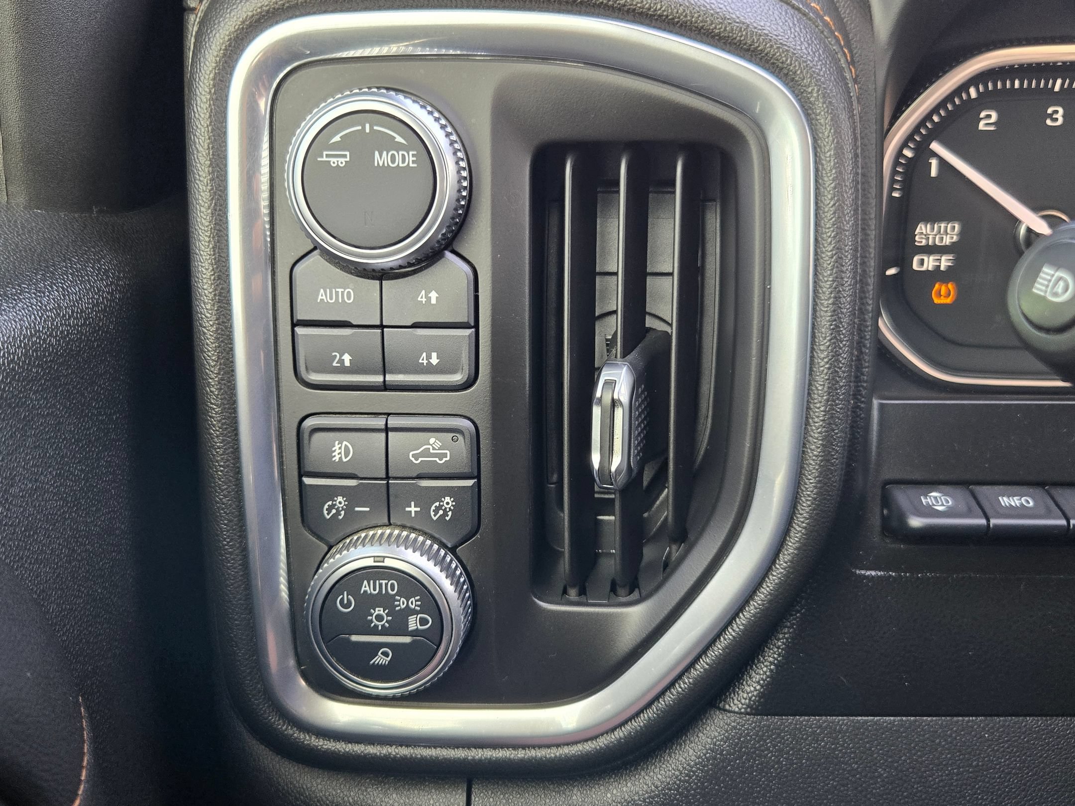 Used 2020 GMC Sierra 1500 AT4 w/ AT4 Premium Package AWD/4WD image 26