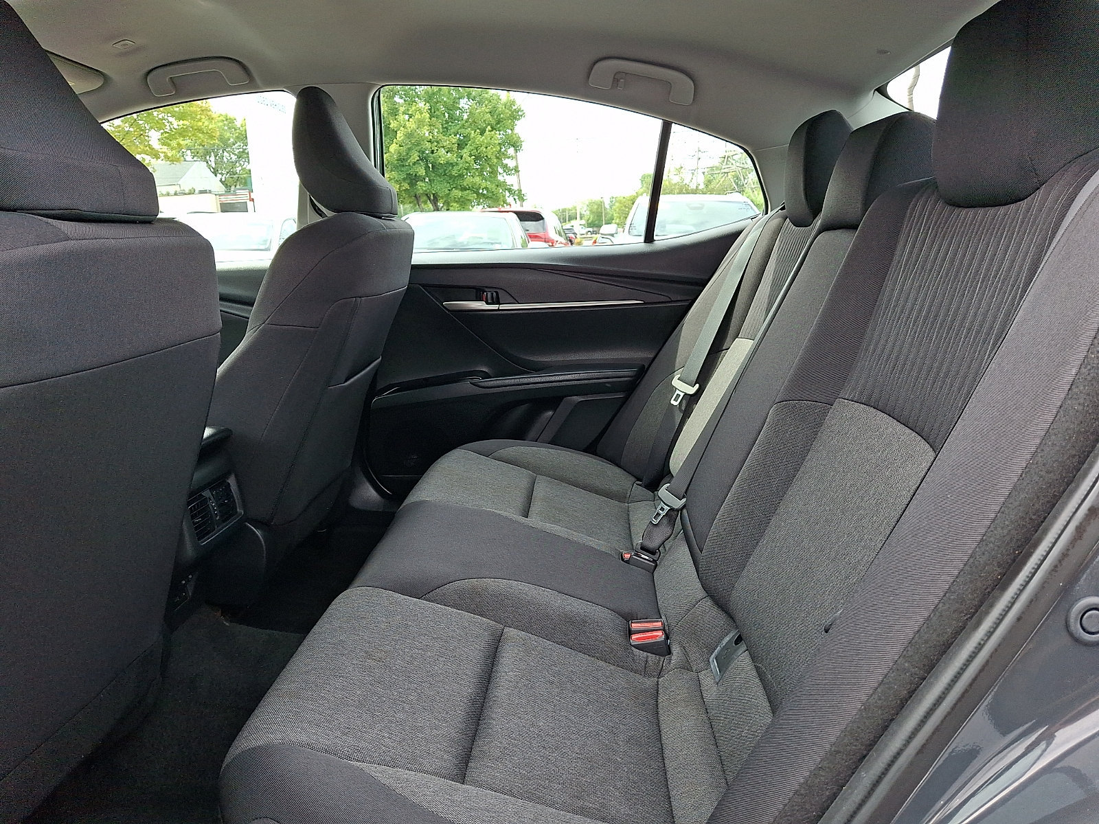 Used 2025 Toyota Camry LE FWD image 10