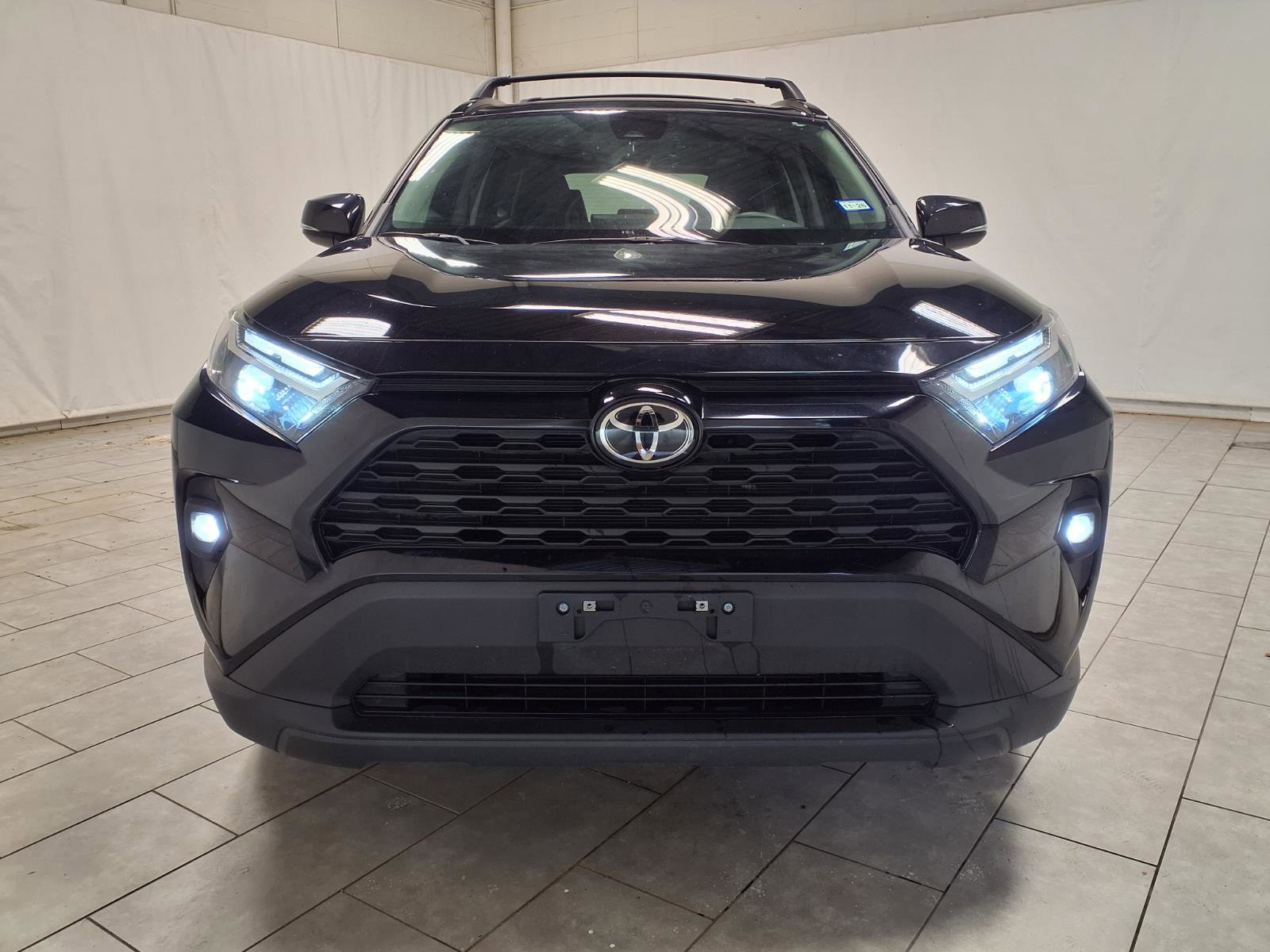 Used 2025 Toyota RAV4 XLE Premium FWD image 2