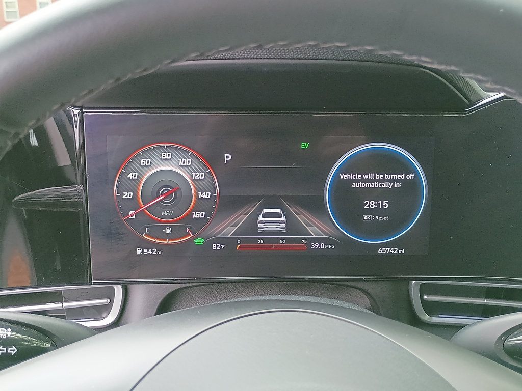 Used 2022 Hyundai Elantra Limited FWD image 20