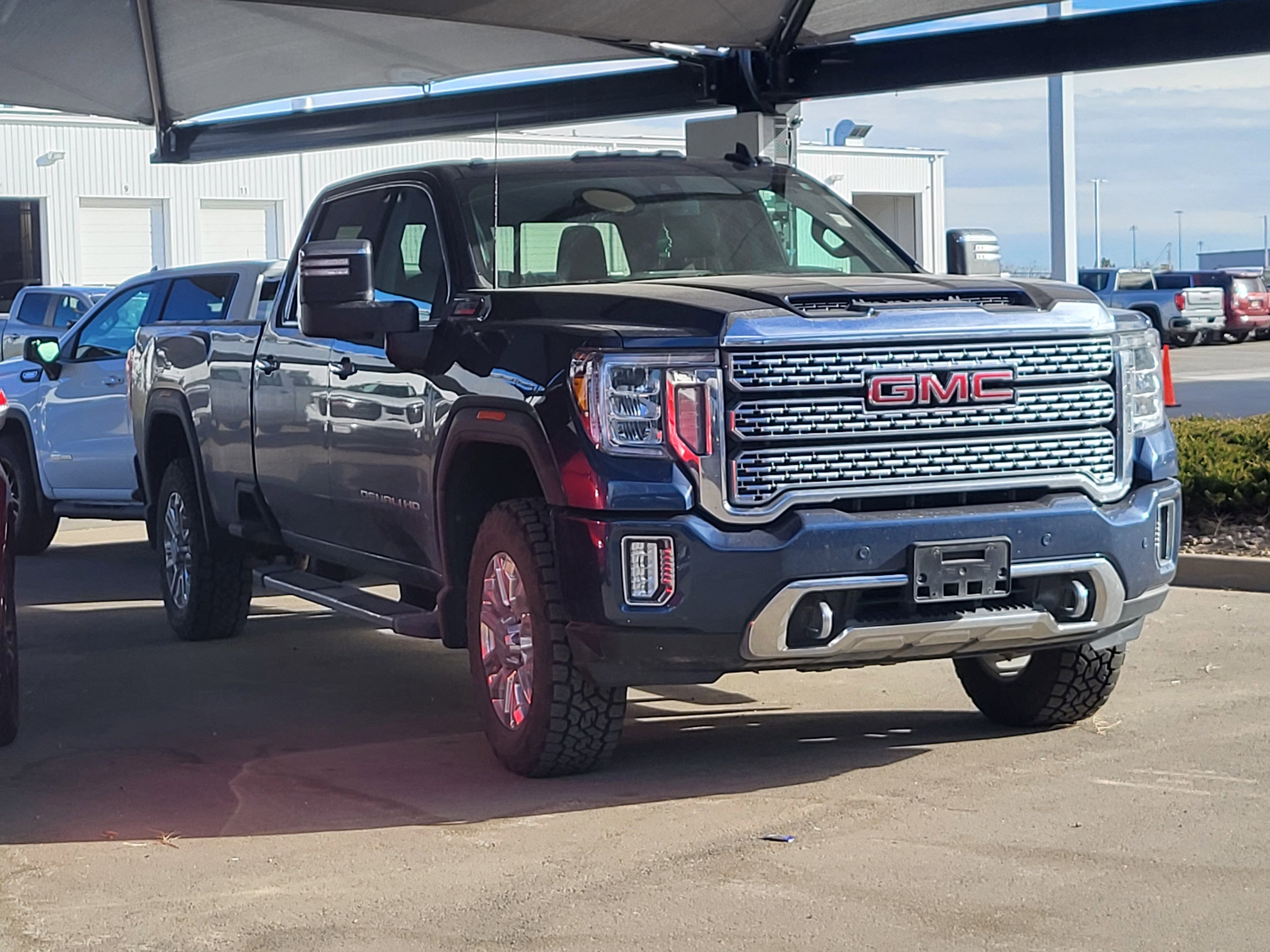 Certified 2020 GMC Sierra 2500 Denali w/ Gooseneck/5TH Wheel Package image 3