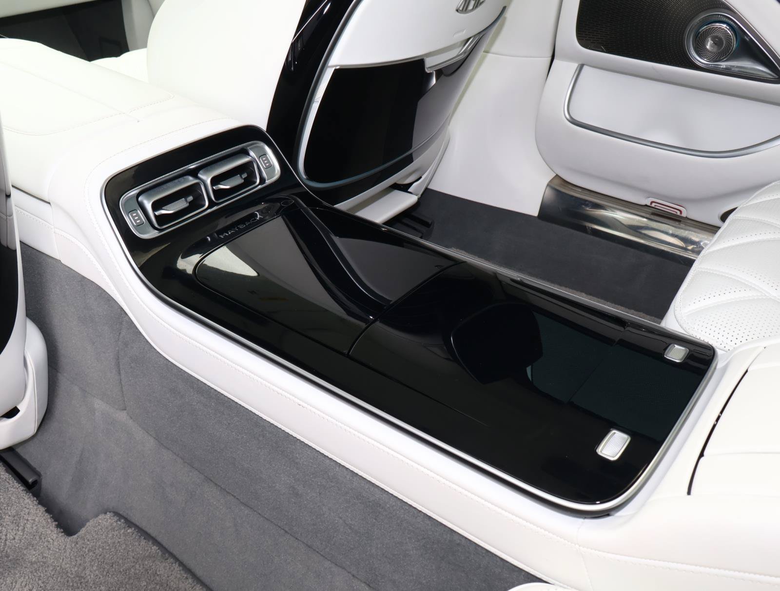 Used 2024 Mercedes-Benz Maybach S 580 4MATIC image 25