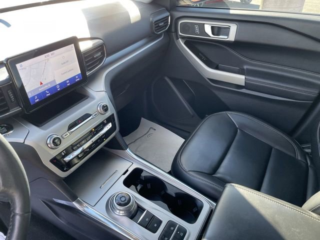 Used 2021 Ford Explorer XLT w/ Equipment Group 202A image 13