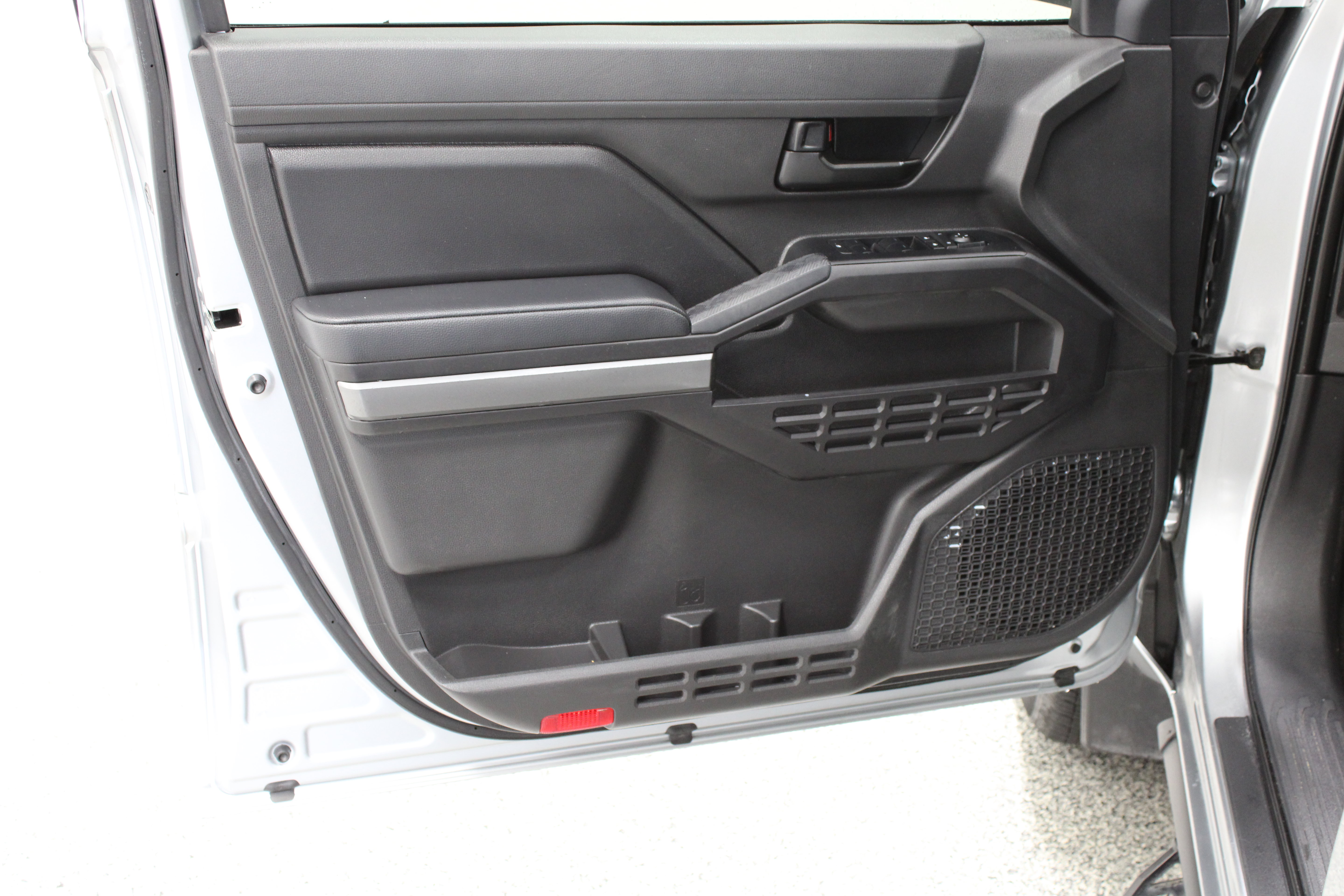 Used 2024 Toyota Tacoma SR5 RWD image 13