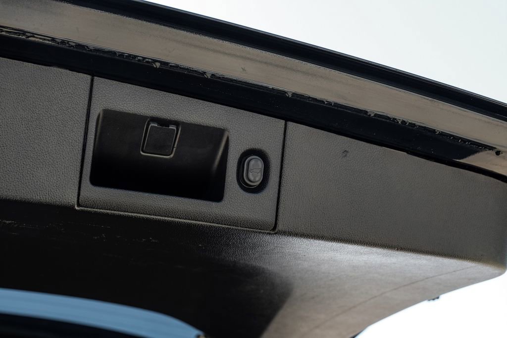 Used 2019 Cadillac Escalade ESV Platinum image 59