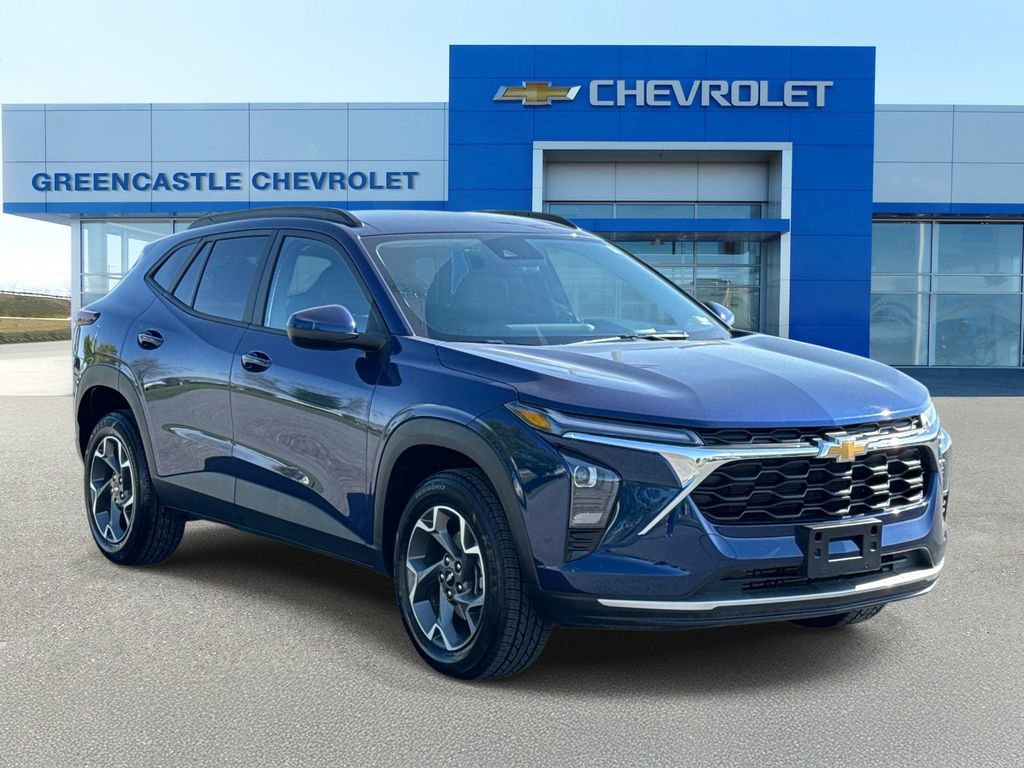 Used 2024 Chevrolet Trax LT w/ Driver Confidence Package FWD image 1