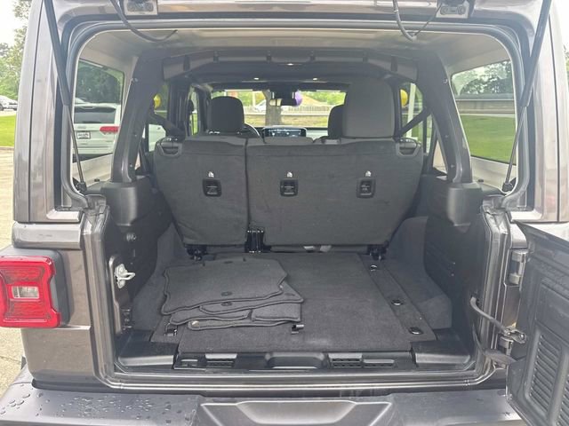 Used 2025 Jeep Wrangler Sahara image 14