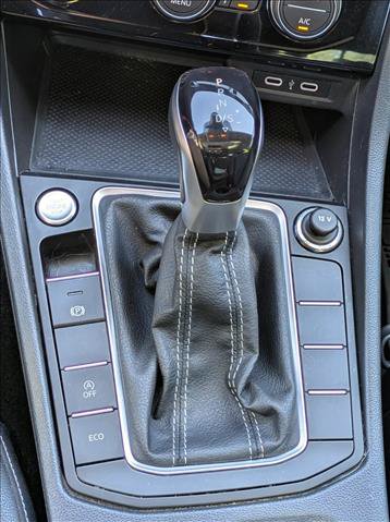 Used 2023 Volkswagen Jetta SE w/ Panoramic Sunroof Package FWD image 13