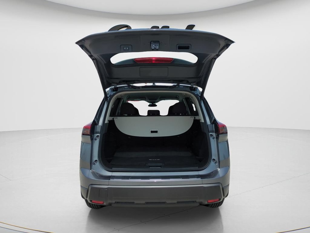 Certified 2026 Nissan Rogue SV FWD image 18