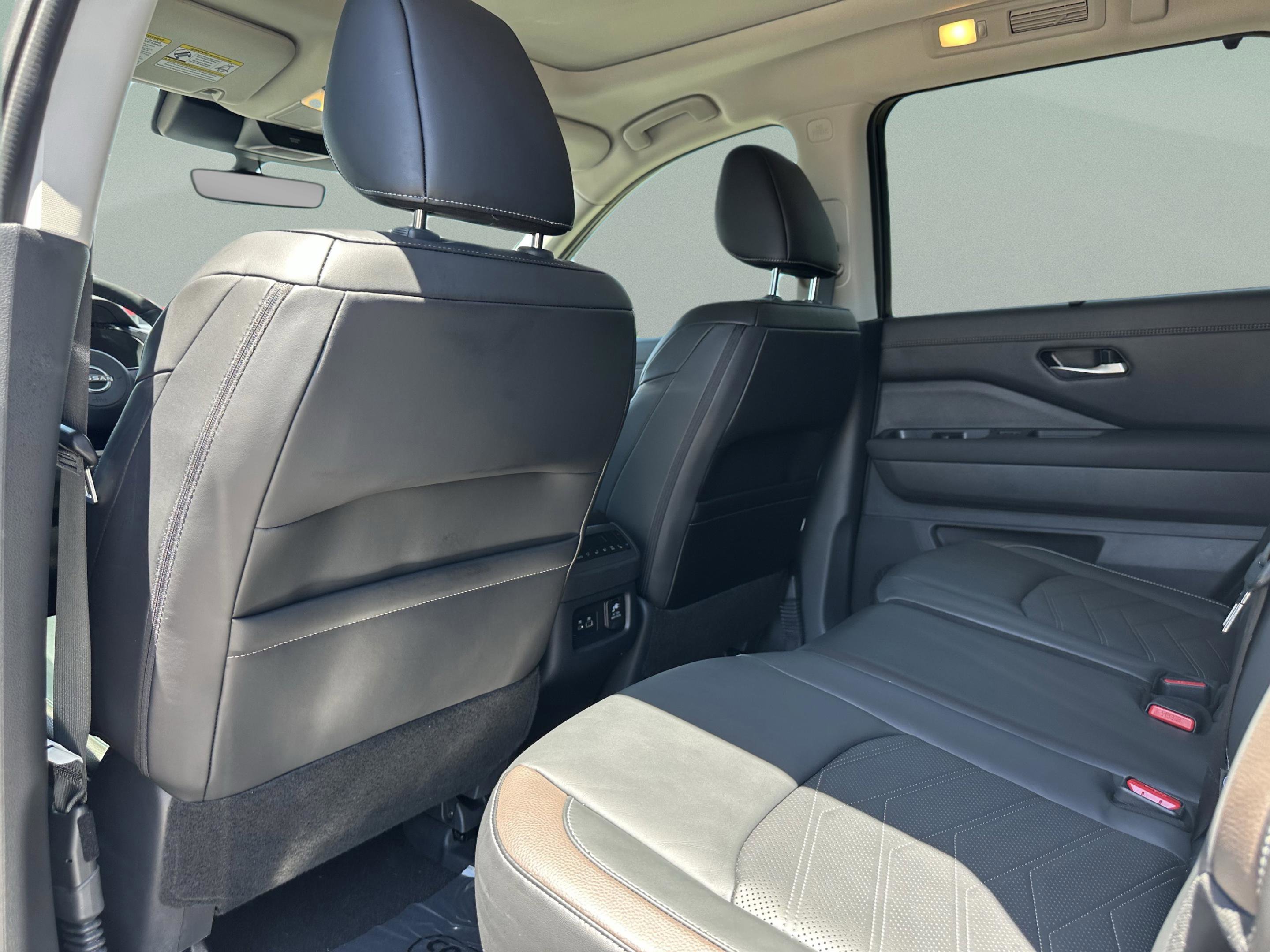 Certified 2025 Nissan Pathfinder Platinum w/ Cargo Package FWD image 17
