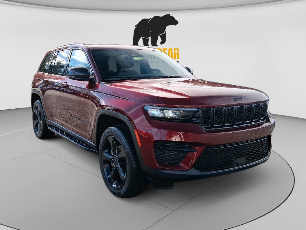 Used 2025 Jeep Grand Cherokee Altitude