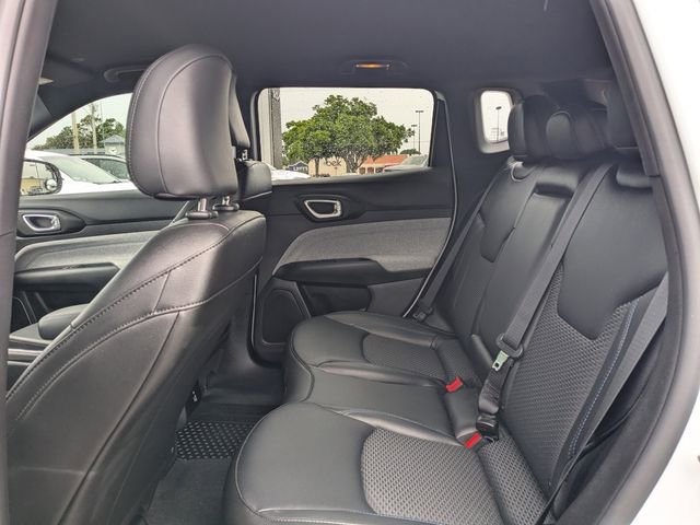Used 2025 Jeep Compass Latitude w/ Convenience Group image 14