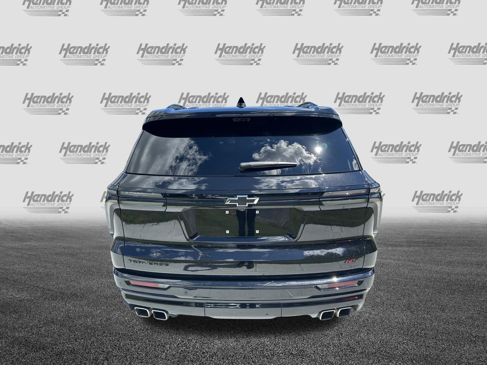 Used 2025 Chevrolet Traverse RS FWD image 9