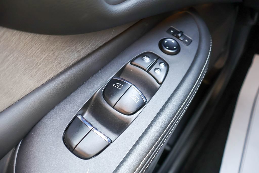 Used 2024 Nissan Murano SL FWD image 17