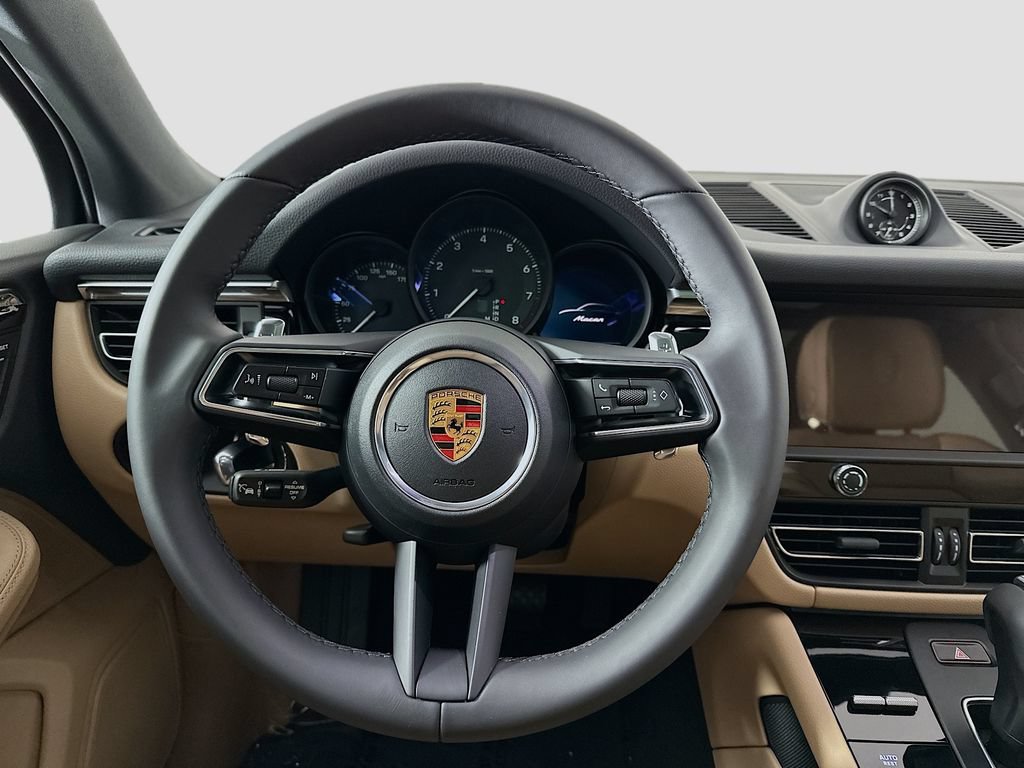 Certified 2026 Porsche Macan AWD/4WD image 12
