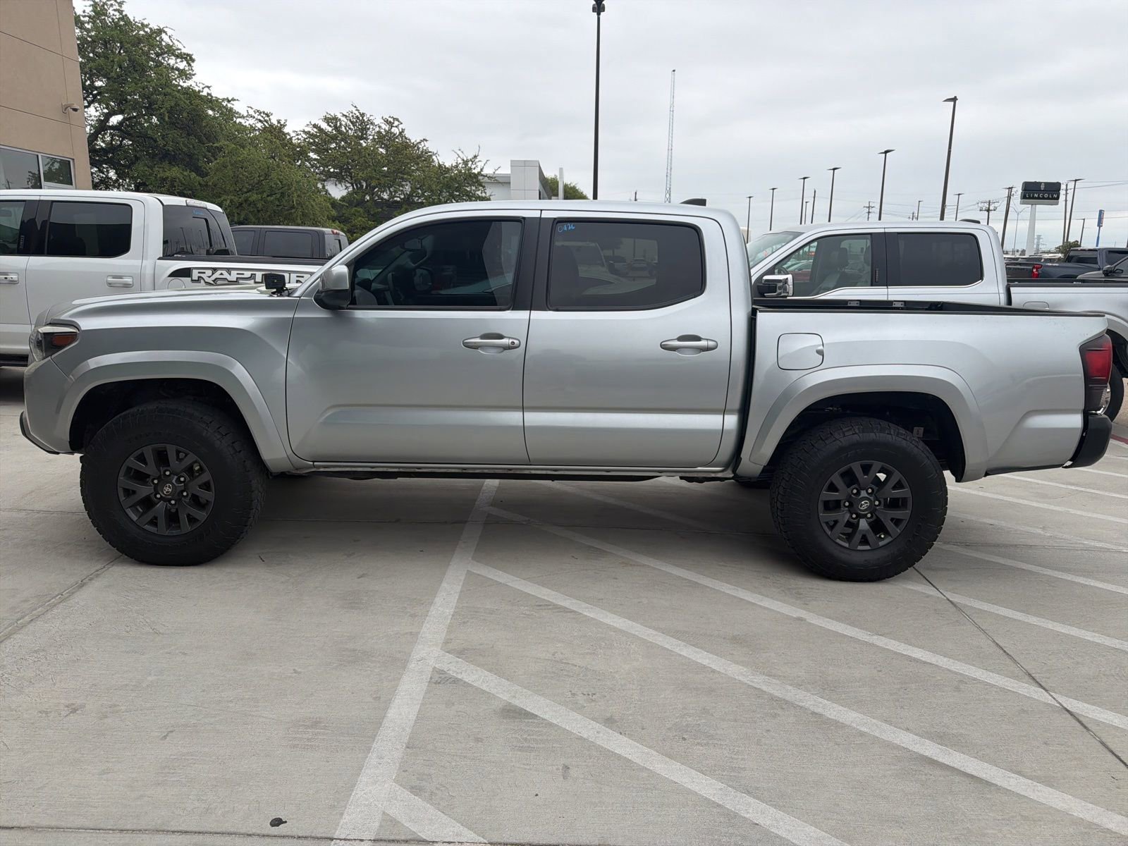 Used 2023 Toyota Tacoma SR5 image 10