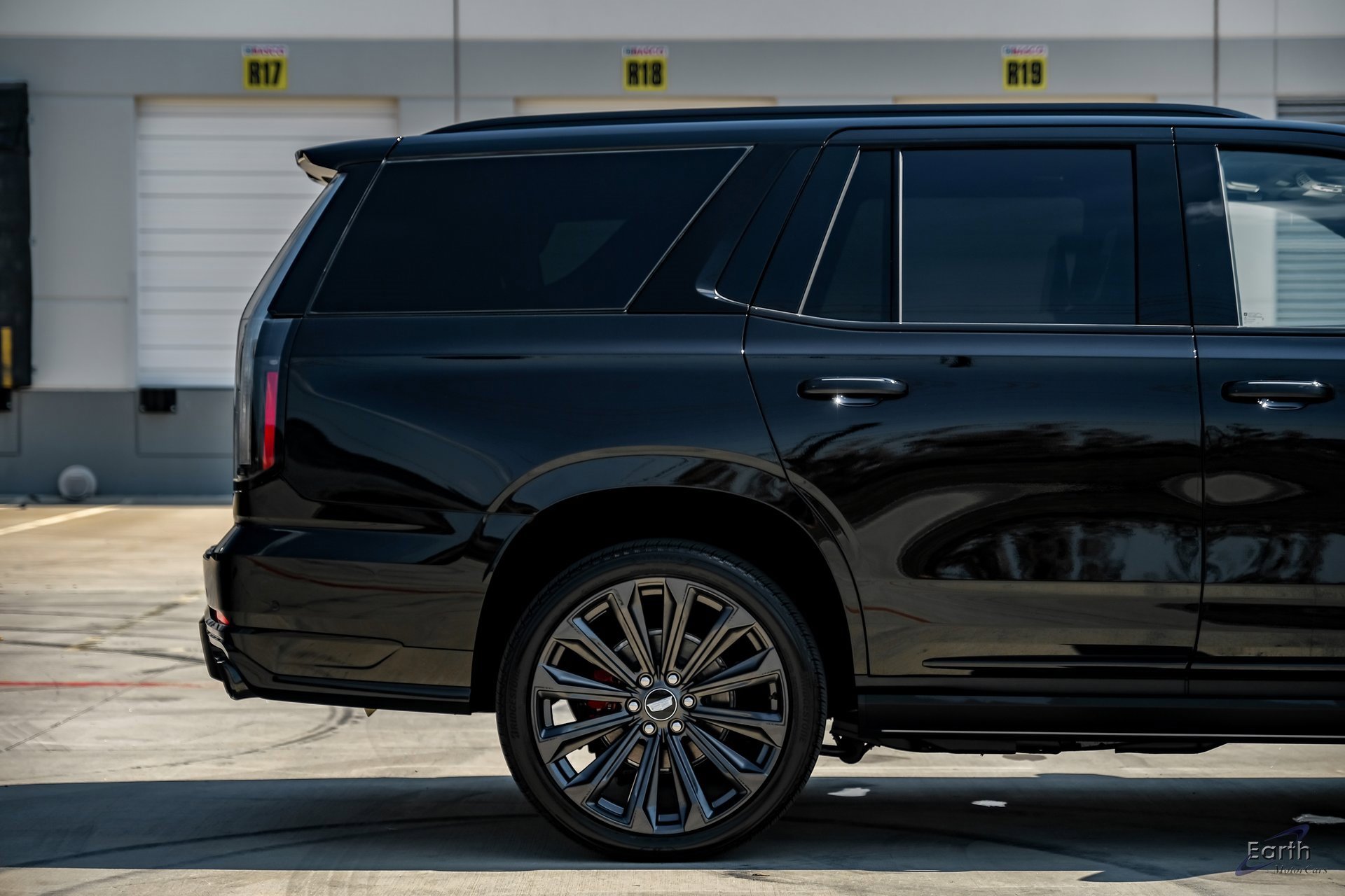 Used 2025 Cadillac Escalade V image 21