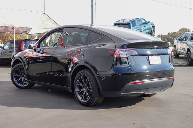 Used 2025 Tesla Model Y Long Range image 9