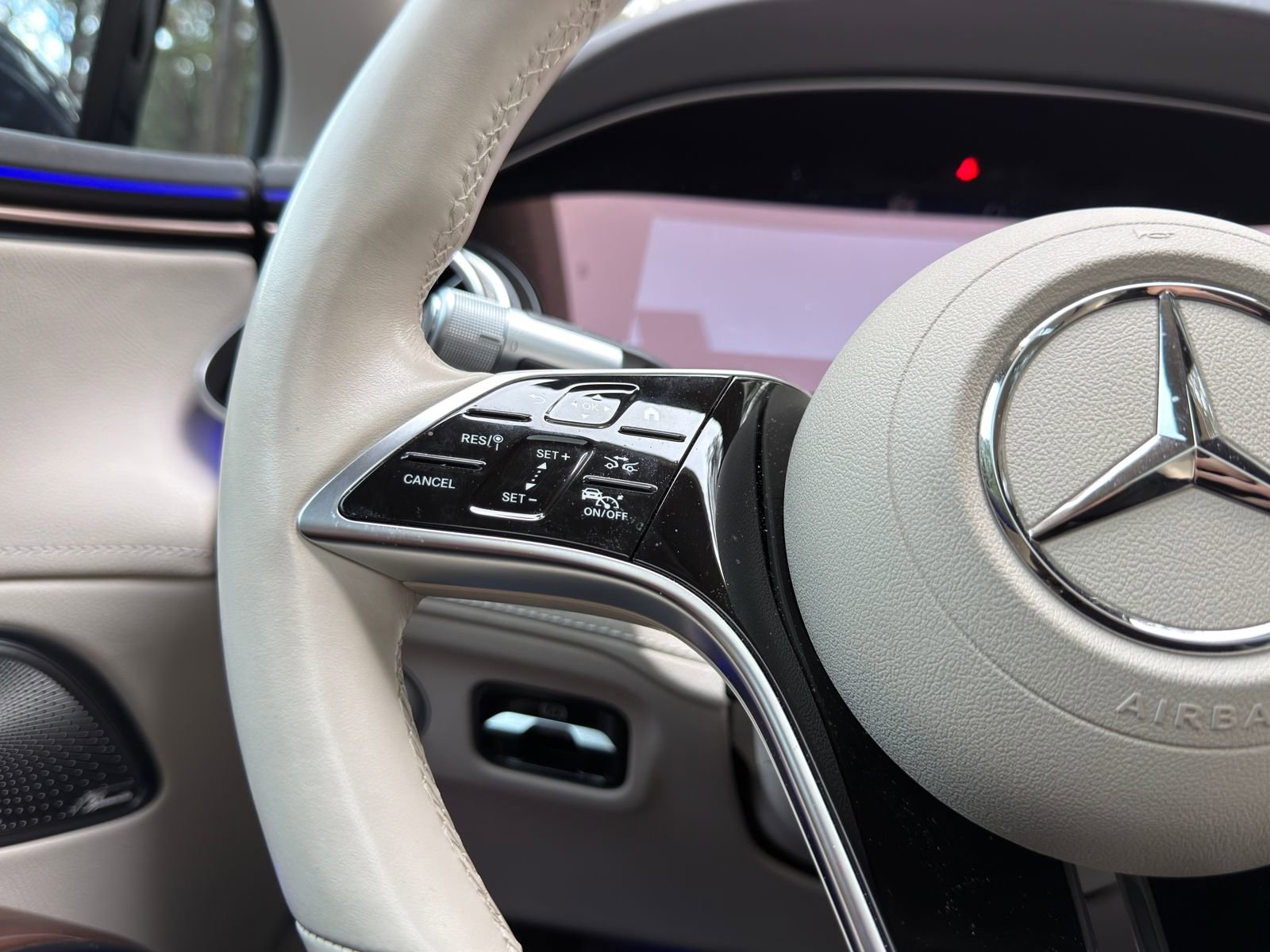 Used 2022 Mercedes-Benz EQS 580 580 image 24