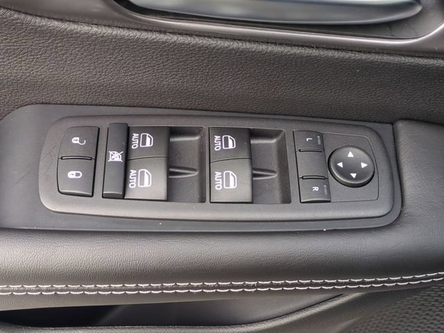 New 2026 Chrysler Pacifica Select FWD image 25
